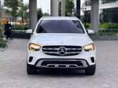 Xe trắng nội thất kem