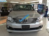 Xe Toyota Fortuner 2.7V 4x4 2014