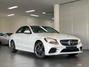 Giá xe Mercedes-Benz C180 AMG tháng 07/2021, ưu đãi 50% phí trước bạ, số lượng giới hạn Giá xe Mercedes-Benz C180 AMG tháng 07/2021, ưu đãi 50% phí trước bạ, số lượng giới hạn