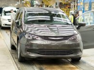 Việc sản xuất Chrysler Pacifica sẽ bị gián đoạn do FCA đóng cửa nhà máy