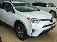 Toyota RAV4 LE 2017 đã về Việt Nam, giá gần 2 tỷ đồng