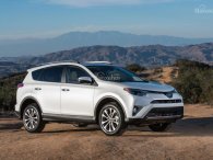 Toyota RAV4 2017 đồng loạt giảm giá bán cả chục triệu đồng