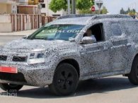 Renault Duster thế hệ mới lộ ảnh chạy thử