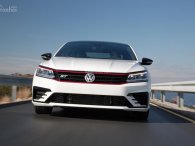 Volkswagen Passat GT 'bằng xương bằng thịt' sẽ lộ diện vào năm 2018