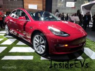 Tesla Model 3 cuối cùng đã có radio và hành trình kế trong cập nhật mới