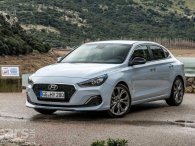 Hyundai i30 Fastback mới chốt giá 20.035 bảng tại Anh