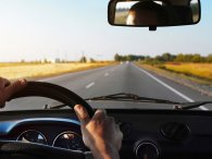 Kinh nghiệm 'vàng' giúp lái xe ô tô an toàn dịp lễ 30/4