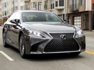 Lexus LS500h có giá từ 6,3 tỉ đồng tại thị trường Ấn Độ