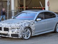 BMW 7-Series facelift lộ diện nội thất và lưới tản nhiệt X7