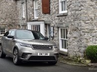 Range Rover Velar 2019 thêm bản máy dầu, giá từ 1,5 tỷ đồng tại Anh quốc Range Rover Velar 2019 thêm bản máy dầu, giá từ 1,5 tỷ đồng tại Anh quốc