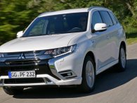 Mitsubishi Outlander PHEV cải thiện nhiều mặt