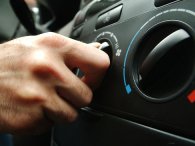 Thói quen xấu của nhiều tài xế: bật điều hòa ngay khi vào xe và chĩa thẳng vào người