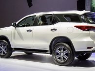 Bản Toyota Fortuner 2018 nào bán chạy nhất tháng 8 vừa qua?