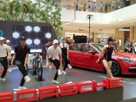 Porsche Panamera và Porsche Cayenne mới được trưng bày tại Saigon Centre