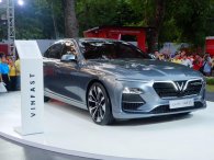 Giá lăn bánh xe VinFast LUX A2.0 mới nhất tại Hà Nội và TP.HCM