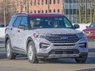 Ford Explorer 2020 khoe mặt tiền mượn từ Toyota Highlander?