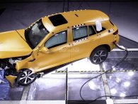 Mercedes-Benz EQC trải qua kiểm tra an toàn xe điện đặc biệt
