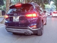 Chưa ra mắt, Hyundai SantaFe 2019 đã đóng biển và lăn bánh trên phố