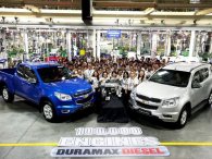 Người Việt sắm 276.800 ô tô trong năm 2018, không thấm vào đâu so với Thái Lan