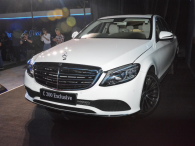 Cận cảnh mẫu Mercedes-Benz C200 Exclusive 2019 vừa ra mắt Việt Nam Cận cảnh mẫu Mercedes-Benz C200 Exclusive 2019 vừa ra mắt Việt Nam