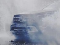 Mercedes-Benz GLC-Class 2019 lội nước trong teaser mới