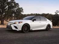 Toyota Camry trình làng phiên bản Black Sport V6 đậm chất thể thao