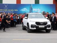 Lộ video lái thử VinFast LUX SA2.0, máy Turbo khó tránh độ trễ Lộ video lái thử VinFast LUX SA2.0, máy Turbo khó tránh độ trễ