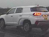 Vừa ra bản nâng cấp, Hyundai Tucson bản 7 chỗ mới đã bị tóm gọn trên đường chạy thử Vừa ra bản nâng cấp, Hyundai Tucson bản 7 chỗ mới đã bị tóm gọn trên đường chạy thử