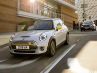 MINI Cooper SE vén màn mẫu xe EV không khí thải đầu tiên