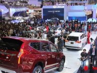 Xe nhập khẩu ồ ạt về nước trong tháng 7, mặc tháng ngâu cận kề