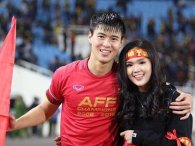 Bạn gái Duy Mạnh tuyển Việt Nam tậu Mercedes-Benz GLC 300 sau Rolls-Royce Phantom