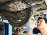 Thói quen lái xe ô tô 'ngô nghê' của một số tài xế Việt