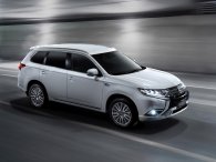 Mitsubishi Outlander 2020 PHEV định giá hơn 1,3 tỷ đồng
