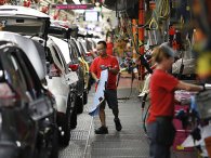 Sợ Covid-19, Nissan và Honda cho hàng nghìn nhân viên nghỉ việc