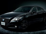 Ngắm nhìn 3 phiên bản đặc biệt kỷ niệm 65 năm của mẫu sedan Toyota Crown