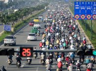 Phân biệt lỗi đi sai làn đường và sai vạch kẻ đường