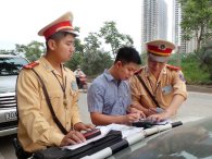 Infographic: 9 quyền của CSGT theo Thông tư 65