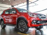 SUV nhập Isuzu mu-X và D-MAX ưu đãi 50% phí trước bạ đến hết năm 2020
