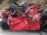 Video: Kinh hoàng xe Jeep Wrangler lao từ trên dốc xuống bẹp rúm, người ngồi trong xe bị thương nặng Video: Kinh hoàng xe Jeep Wrangler lao từ trên dốc xuống bẹp rúm, người ngồi trong xe bị thương nặng
