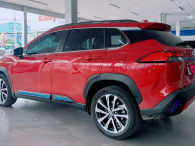 Toyota Corolla Cross 2020 chạy 'lướt' giá 978 triệu có phải kèo thơm?