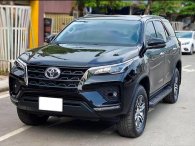 Toyota Fortuner 2021 đầu tiên, chạy siêu lướt 1000km lên sàn xe cũ