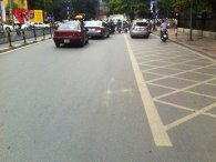 Nhiều tài xế mắc lỗi liên quan đến vạch kẻ đường mắt võng, phạt rồi mới biết luật