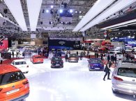 Thị trường ô tô Việt 2021 gian nan đường lên... 'đỉnh'