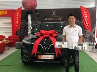 Trung vệ Bùi Tiến Dũng tậu thêm VinFast Lux SA2.0 đón Tết, bất ngờ với biển số 'đỉnh'