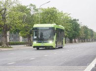 Cận cảnh xe VinBus điện chạy thử tại Hà Nội, có ngày lăn bánh chính thức