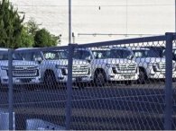 Lộ diện hàng dài Toyota Land Cruiser thế hệ mới tại bãi đỗ xe