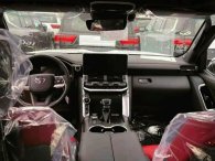 Chiêm ngưỡng ảnh thực tế nội thất Toyota Land Cruiser 2022 hoàn toàn mới, ai còn chê già nữa?