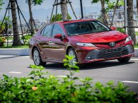 Phân khúc sedan tầm giá 1 tỷ đồng: Camry 'bay màu' khi đọ doanh số với VinFast Lux A2.0