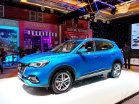 Bão giảm giá, loạt xe Hot chấp nhận 'cắt phế' 200 triệu đồng cho khách mua