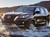 Độc và lạ: Toyota Fortuner giờ đây có thể được mua bằng ngô và đậu tương